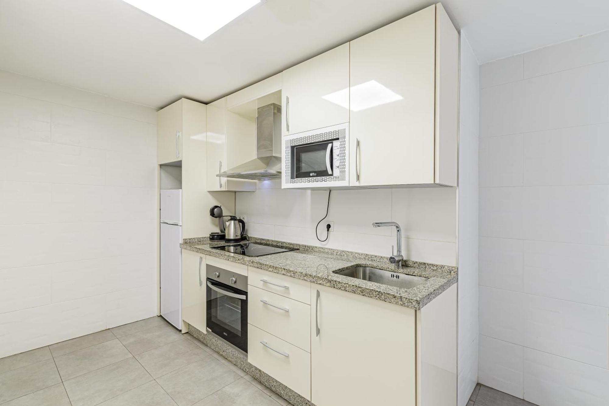 Piso Amplio Cerca Del Centro De Malaga Capital Apartment Exterior photo